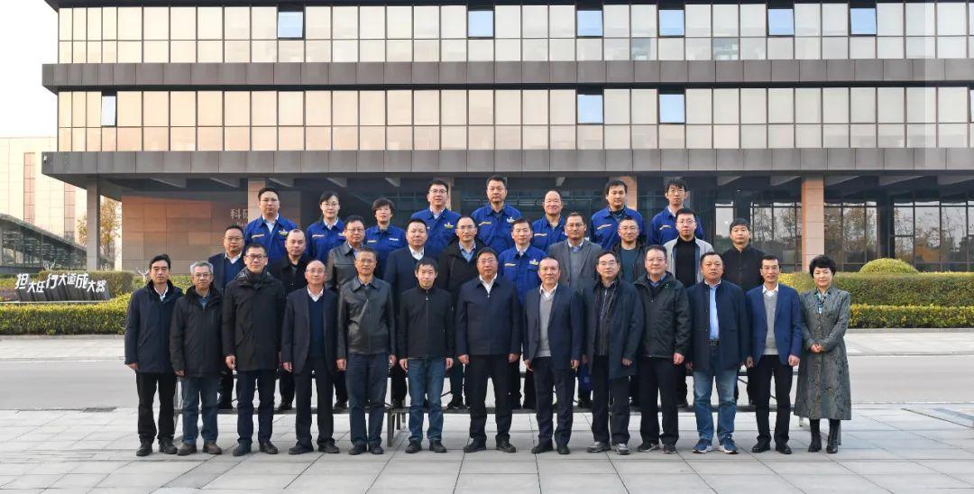 第一书记，时代领航者的真实写照与深刻启示