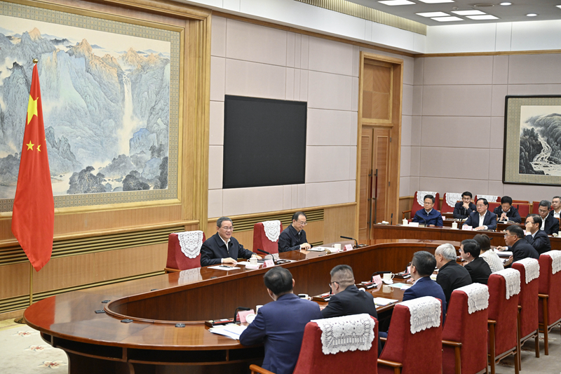 经济工作会议讲话，引领经济发展新方向