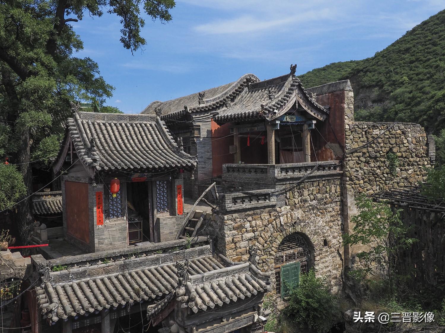 安全管理措施强化 2 .安全文化构建基石